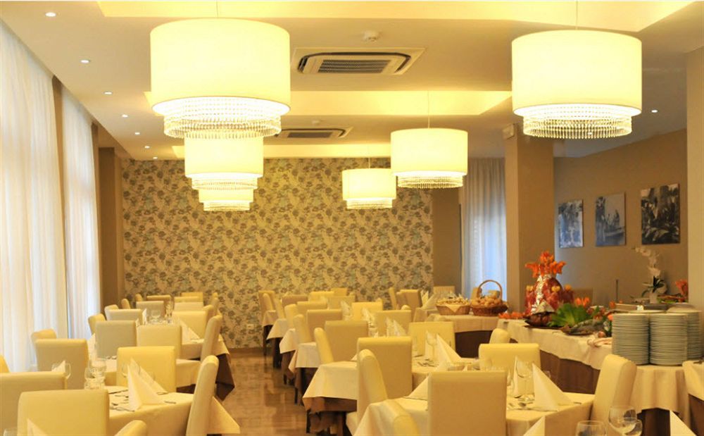 Hotel Lalla Beauty & Relax Cesenatico Buitenkant foto